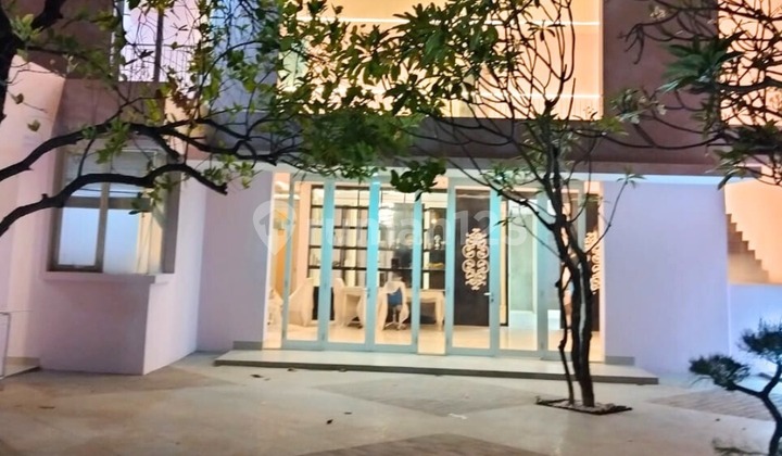 For Rent Luxury 2-Story House Fully Furnished Ready to Occupy Pakuwon City For Rent Luxury 2-Story House Fully Furnished Ready to Occupy Pakuwon City