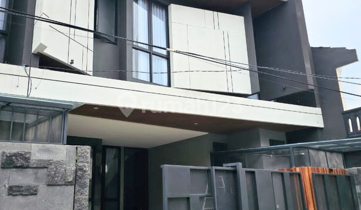 Manyar²-an HOT NEW GRESS 2 Lantai Bonus Kitchenset + cookerhood