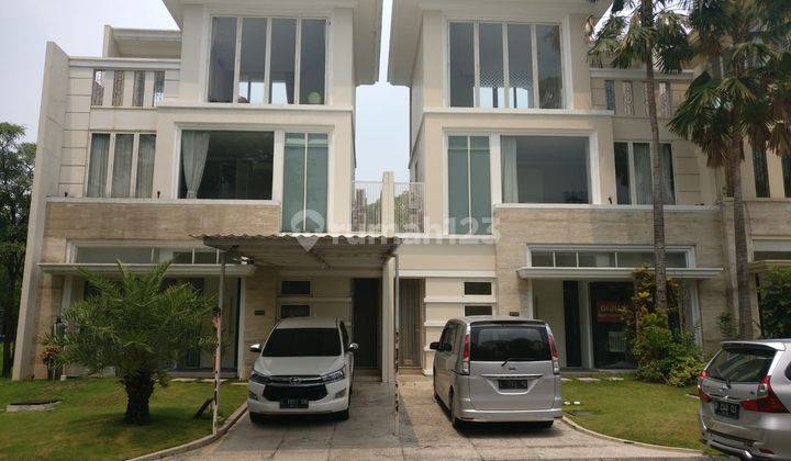 Dijual Rumah 3 Lantai The Mansion , Pakuwon Indah 1