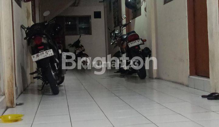 RUMAH KOS 3 LANTAI JELAMBAR ROW 2 MOBIL  2