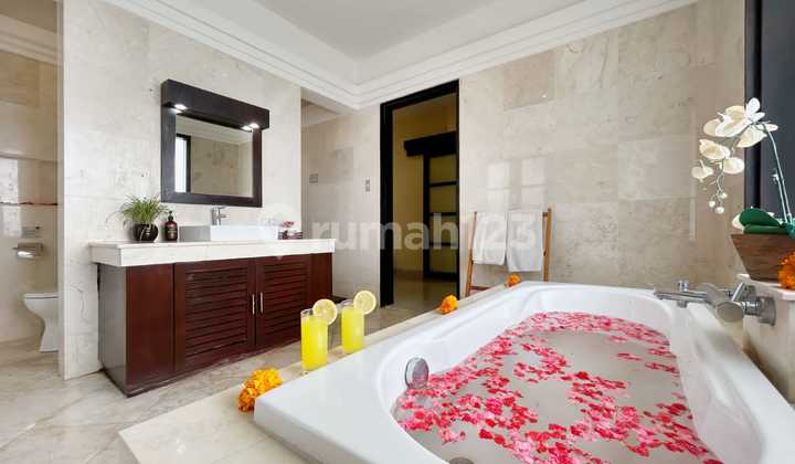 villa cantik dan luas seminyak full furnished 2