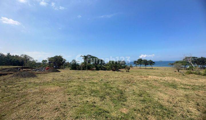 This Exclusive and Rare Beachfront Land Plot is for Sale in Saba, Gianyar 1