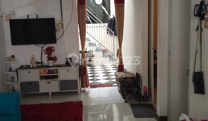 Rumah Hook 2 Lantai di Cluster Clarita Cipondoh Kota Tangerang