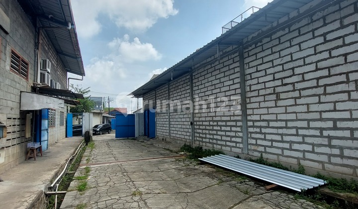 Tanah dan Bangunan Pinggir Jalan Raya di Karawaci, Tangerang