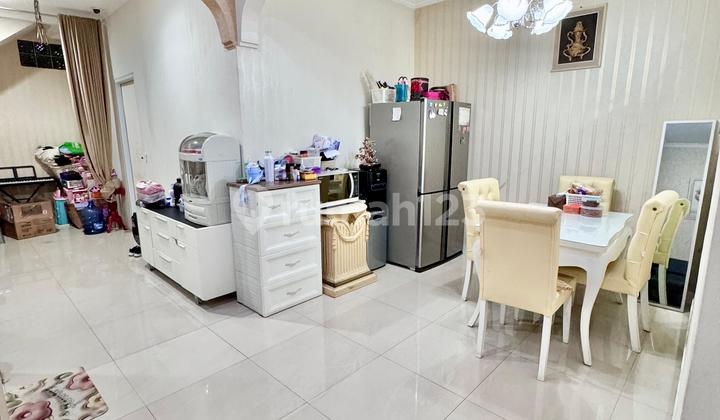 Rumah Sudah Renovasi Furnished di Regency Melati Mas, Tangerang Selatan 2