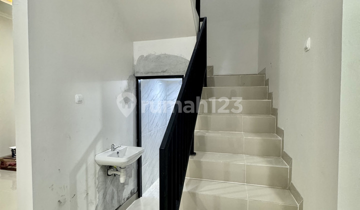 New 2-Story House in Regency Melati Mas, South Tangerang 2