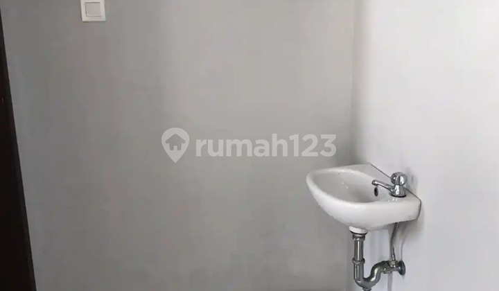 Rumah 2 Lantai di Cluster Fortune Essence Graha Raya, Tangerang 2