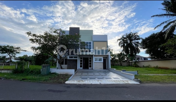 Luxurious Corner House and Plot in Flamboyan Alam Sutera, South Tangerang