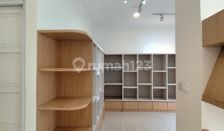 Disewakan Rumah 3 BR di Alicante Gading Serpong, Tangerang Disewakan Rumah 3 BR di Alicante Gading Serpong, Tangerang