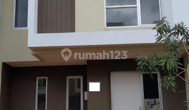 Rumah 2 Lantai 2 BR di Malibu Coral di Gading Serpong, Tangerang