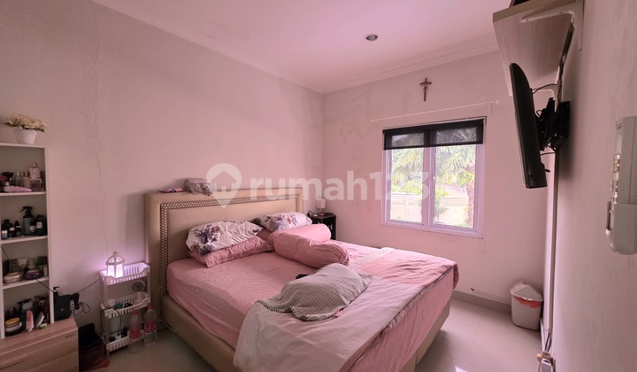 Semi-Furnished Neat House in Samara Village Gading Serpong, Tangerang Semi-Furnished Neat House in Samara Village Gading Serpong, Tangerang