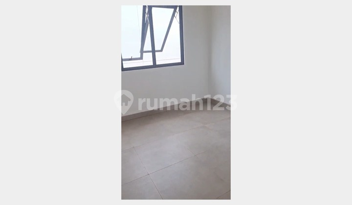 Disewakan Latinos Business District 3 Lantai di BSD, Tangerang Selatan