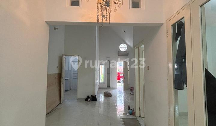 Rumah 2 Lantai Hadap Utara di Alam Sutera, Tangerang Selatan 2