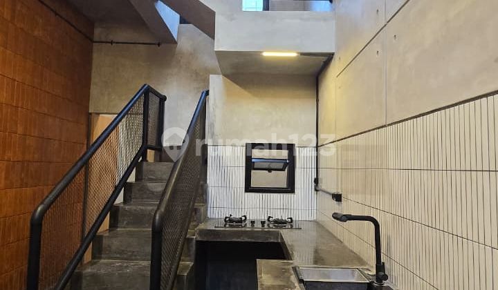 Rumah Industrial di Nusaloka BSD, Tangerang Selatan Rumah Industrial di Nusaloka BSD, Tangerang Selatan