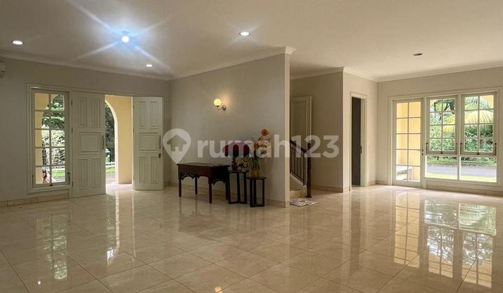 Rumah Hoek America Style di The Green BSD, Tangerang Selatan