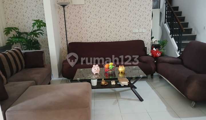 Rumah 2 Lantai di Cluster Vineyard Perumahan The Green BSD, Tangerang Selatan