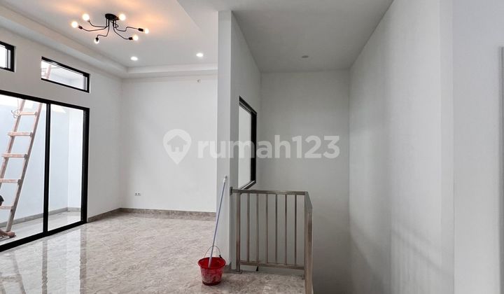 Fully Renovated Terraced House in Nusaloka BSD, South Tangerang 2