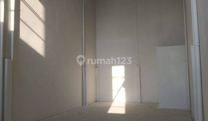 Gudang di Green Lake City Lokasi Strategis 1