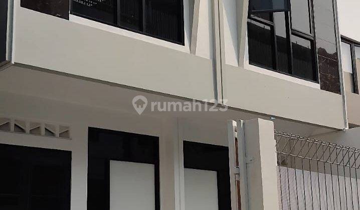 RUMAH MURAH 2 LANTAI, LOKASI STRATEGIS DEKAT APART. BASURA, JAKARTA TIMUR 1