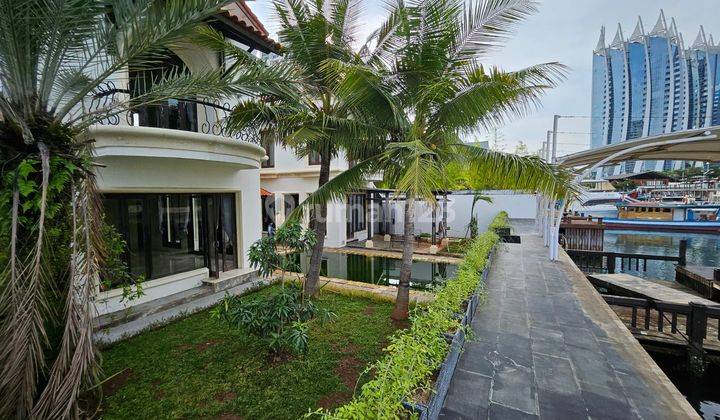 Disewakan Rumah Bagus di Pantai Mutiara Kavling Kanal 1