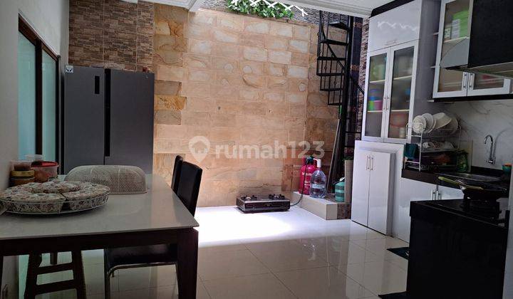 Dijual Rumah 2 Lantai Bagus di Cluster Alamanda Jgc Jakarta Timur 2