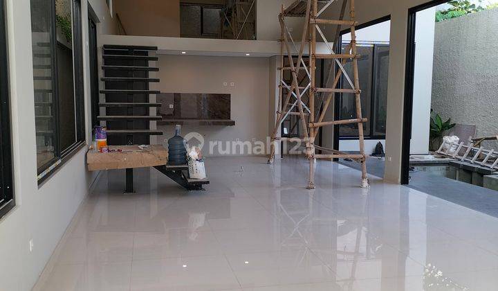 Siap Huni! Rumah 1.5 Lantai Di Kav Dki 2