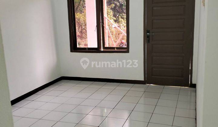 Rumah 2 Lantai Sudah Di Renovasi  Di Sariwangi 2