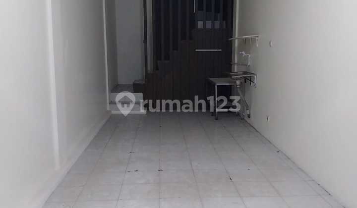 Ruko Murah dan Strategis 3 Lantai di Kresek Raya