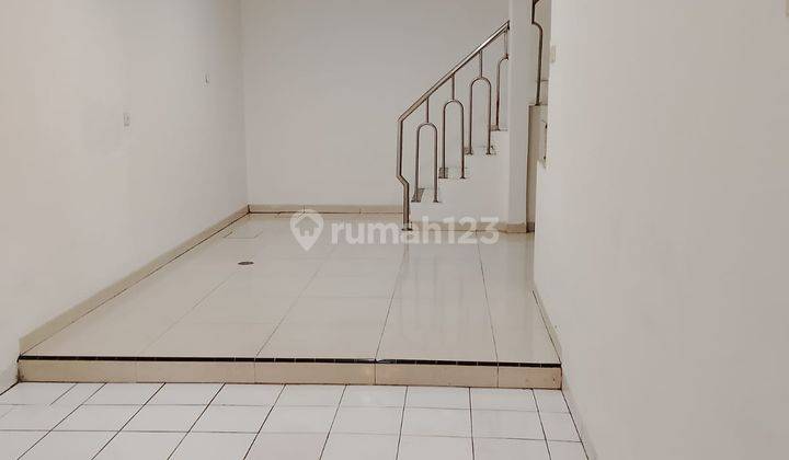 Rumah 2 Lt Semi Furnish Siap Huni Taman Semanan Indah Harga Murah 1