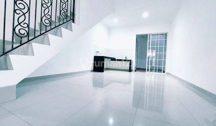 Rumah Cantik 2 Lantai Harga Murah  Green Lake West Europe 1