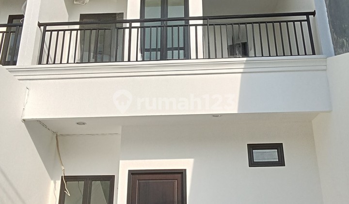 Rumah 2 Lantai Cantik Siap Huni Kosambi Baru Strartegis
