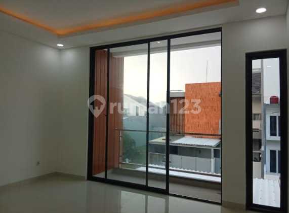 Rumah Cantik Siap Huni Met Land Puri Strategis