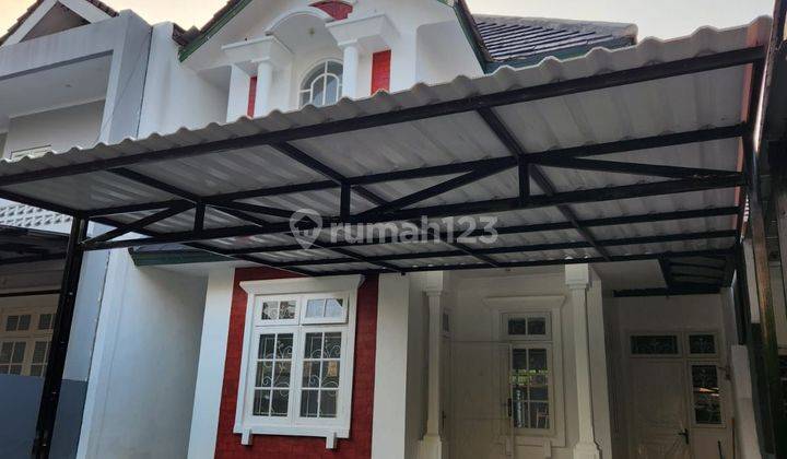 Rumah Siap Huni  Memiliki Gerbang Tol Di Area Perumahan 2