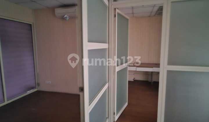Disewakan Ruang Kantor The Boulevard Tanah Abang Jakarta Pusat 2
