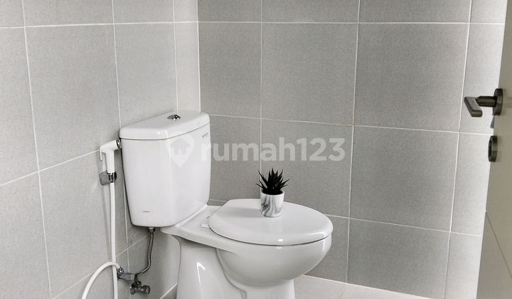 Rumah 2 Lantai D Kawasan Strategis 