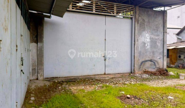 Disewakan Gudang Eks Toko Besi di pusat kota Bekasi 2