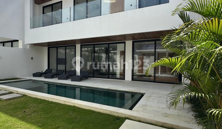 LUXURY VILLA 4BR TUMBAK BAYUH LEASHOLD 32 YR LUXURY VILLA 4BR TUMBAK BAYUH LEASHOLD 32 YR