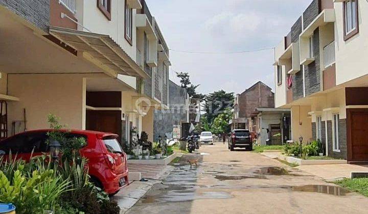 Rumah 2 Lantai Dekat KRL dan Tol 2