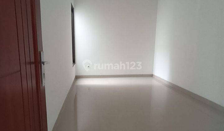 kamar tidur rumah luas dalam komplek, nyaman,