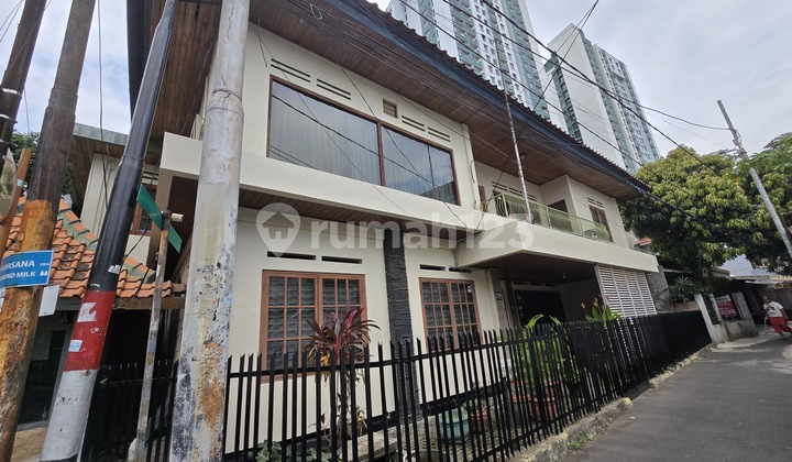 Rumah Langsung Pemilik, 2 Lantai SHM di Jalan Salemba Tengah VI, Jakarta Pusat