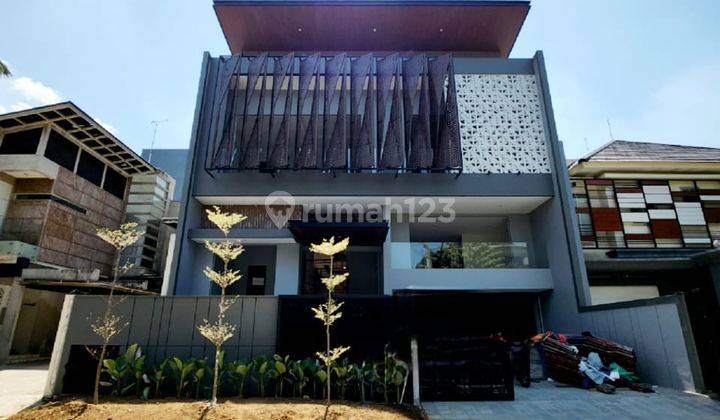 Rumah Baru Mewah Modern Split Level 2.5 Lantai 1