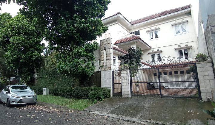 Dijual Rumah 3 Lt di Danau Bogor Raya. Rapi, Siap Huni, Kolam Renang 1