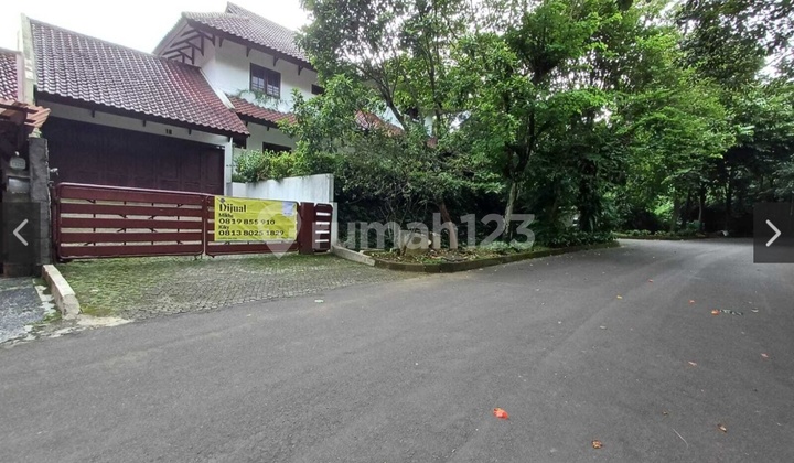 Dijual Rumah Hook 2 Lt Jl. Sipatahunan Villa Duta