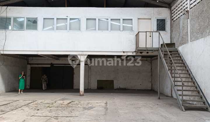WAREHOUSE + land ready to use, Parakan main road, Pamulang area, negotiable price WAREHOUSE + land ready to use, Parakan main road, Pamulang area, negotiable price