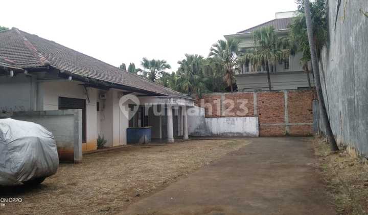 Tanah luas bonus 2 rumah besar startegis aman,nyaman  di Jl Ampera Raya Jaksel Harga murah dan masih Nego 