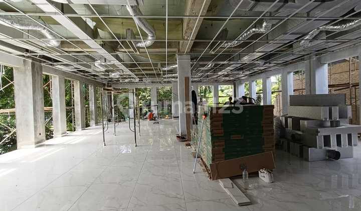 Gedung brand New  strategis,  siap  pakai   di kebayoran baru  Jkarta Selatan harga Nego 