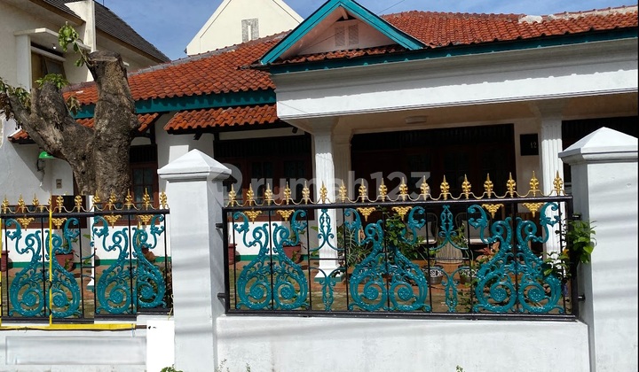 Strategic House, near the French School on Jl. Bunga Seroja, Cipete, South Jakarta. Affordable Price and Negotiable.