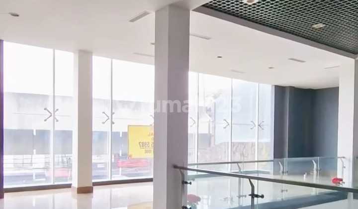 Gedung strategis diarea elite dan siap di gunakan dan diusahakan, di Area: Fatmawati, Jak Sel Harga nego