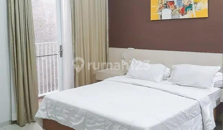  Rumah Kos2an strategis jadi investasi tinggi, tinggal lanjutin saja di Jalan Abdul Majid Jakarta Selatan Harga masih nego.