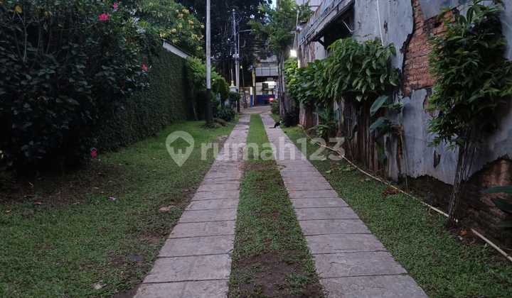 Rumah Lama Strategis untuk Unit Usaha Lain di Haji Nawi Jaksel Harga Nego